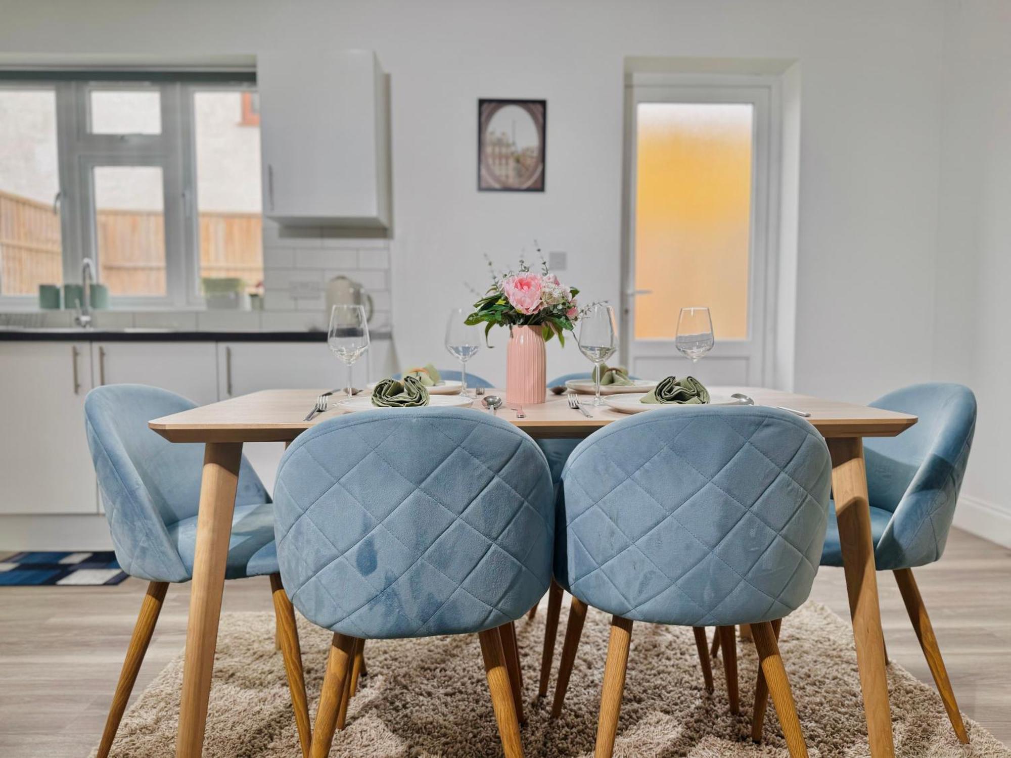 Cosy 1-Bed Flat 30Min To Central London & Parking Экстерьер фото
